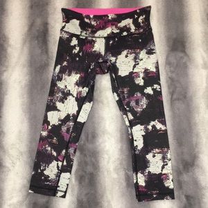 🍋 NWOT- Lululemon Crops sz.8